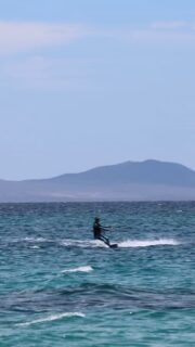 You did it!! Up and riding in both directions, what's next?  Transitions? Riding toe side? Jumps?  Learnng to kite with @freeridekiting isn't a few short, good luck sessions, it's a full course!  We teach you everything you need to venture out on your own.  #kiteboarding #kitesurfing #kitefoil #adventurelife